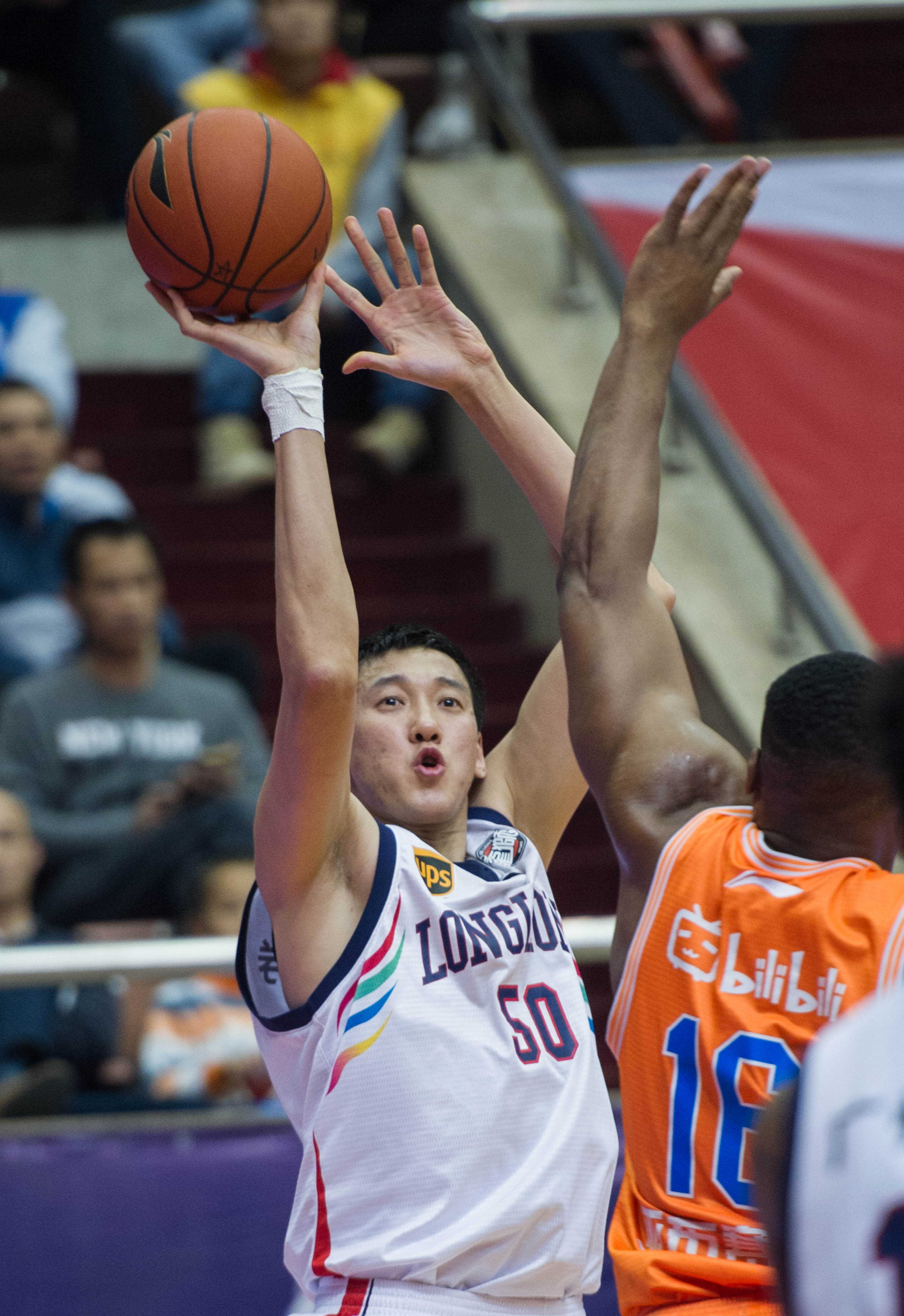 ＂酸镇夺冠功臣付翔被判刑11年